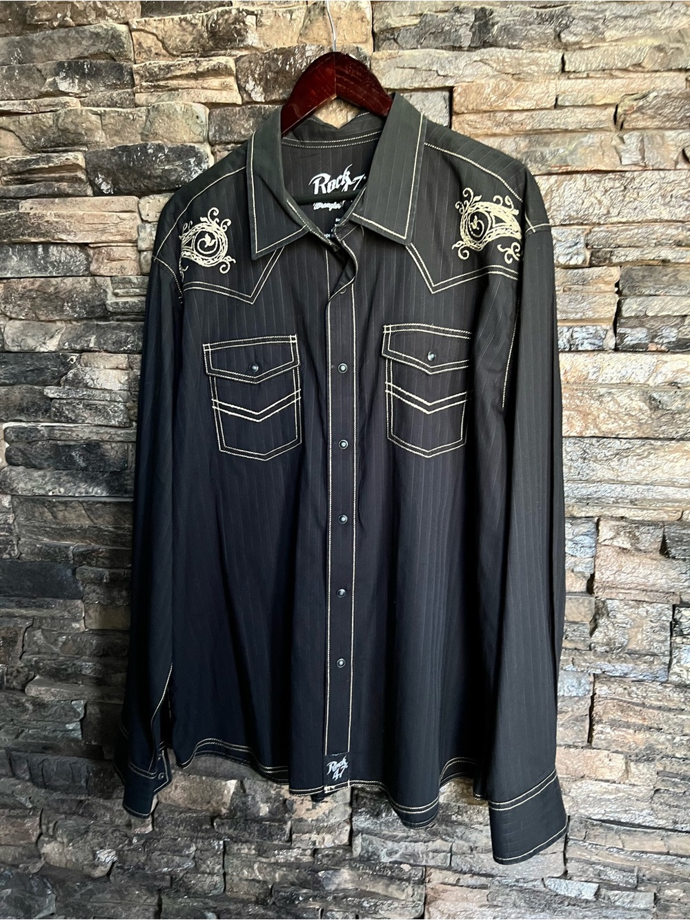 Wrangler Black Long-Sleeve Western Shirt with Cream Embroidery - Picture 4 of 16